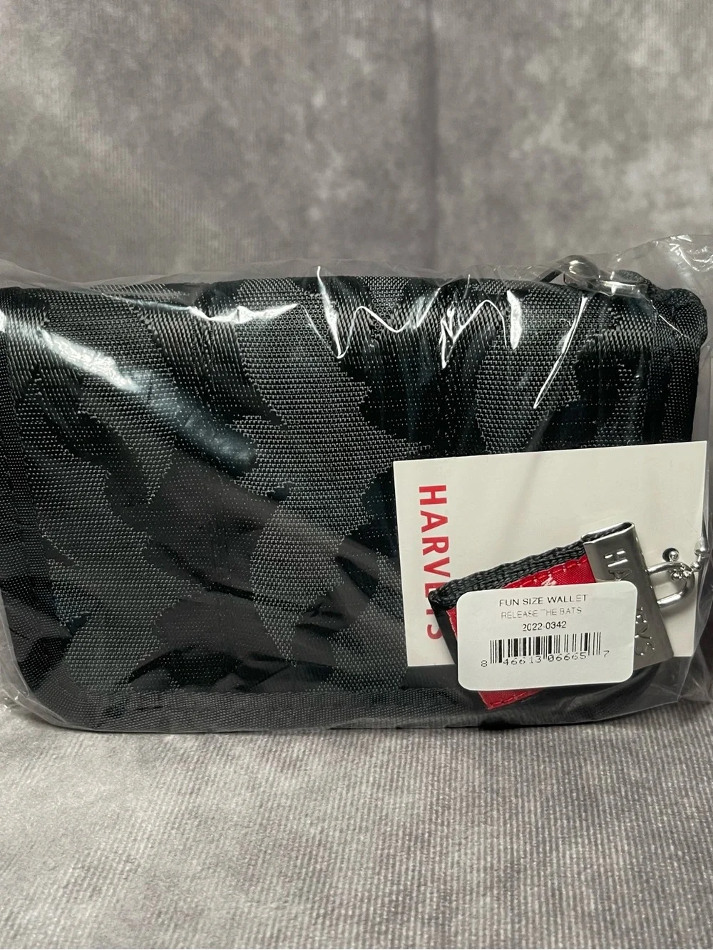 New Harveys Seatbelt Release The Bats Fun Size Wallet FSW